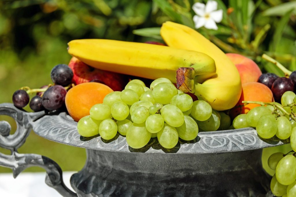 Frutas con más vitaminas para niños fresa, papaya, mango y guayaba para fortalecer el sistema inmune y apoyar el crecimiento